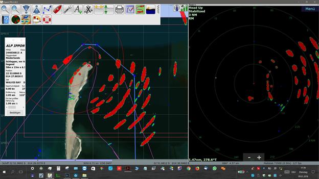 Karte von GoogleEarth überlagert mit den Radardaten. Das und Bild 2 zeigen die Hafeneinfahrt von Walvis-Bay in Namibia. Die roten Markierungen sind die vom Radar erkannten Schiffe).